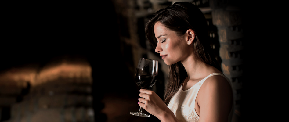 How does our perception influence wine tasting?