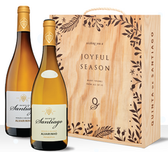 Quinta de Santiago Conjunto 3 gfs c/ Cxa de madeira (2 gfs de Alvarinho Reserva + 1 gf de Alvarinho)