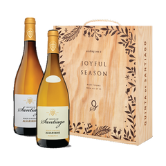 Quinta de Santiago Conjunto 3 gfs c/ Cxa de madeira (2 gfs de Alvarinho Reserva + 1 gf de Alvarinho)