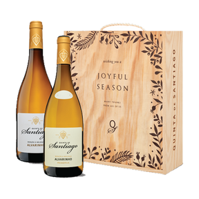 Quinta de Santiago Conjunto 3 gfs c/ Cxa de madeira (2 gfs de Alvarinho Reserva + 1 gf de Alvarinho)